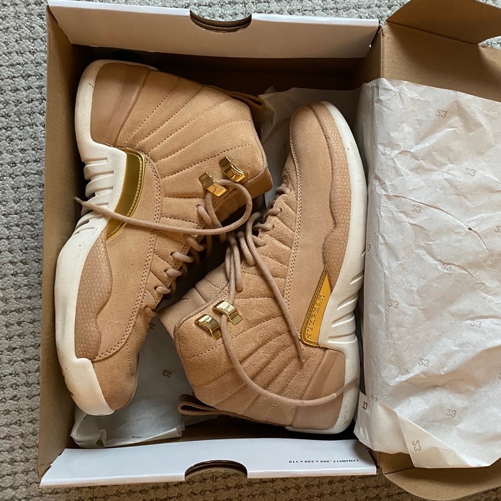 Women’s Jordan’s Retro 12